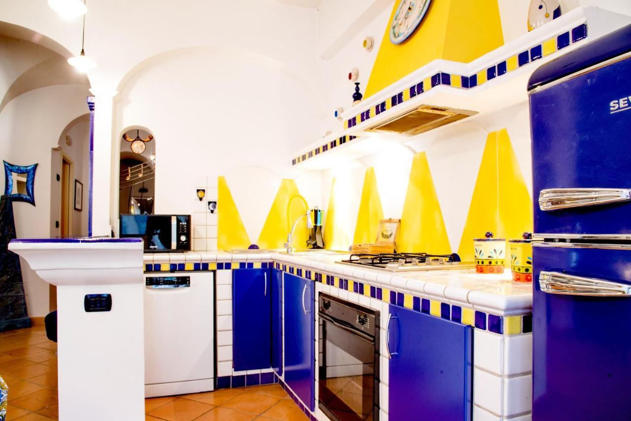 Holiday Home Amalfi Coast مايوري المظهر الخارجي الصورة